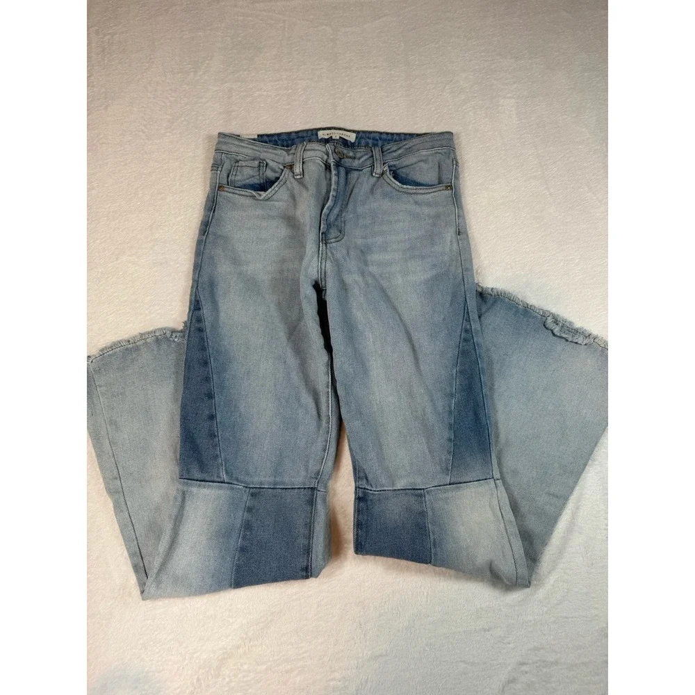 Almost Famous Jeans Women's VTG Sz 7 Flare 99% Cotton Light Wash Normcore Trendy